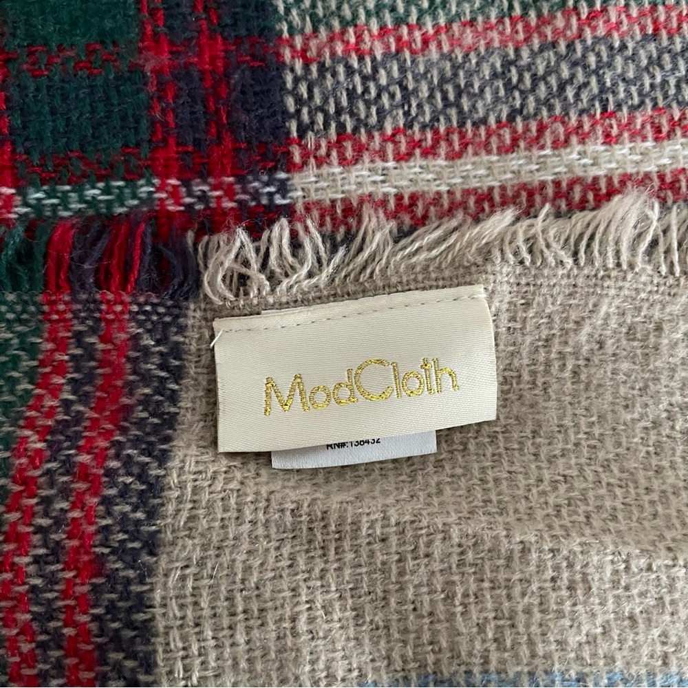 Mod Cloth Blanket Scarf - Picture 4 of 7